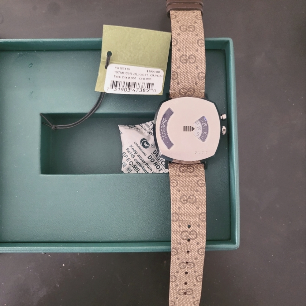 Men's Gucci watch
